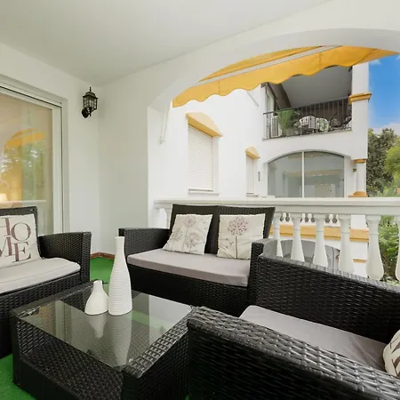 Apartment Cozy With Terrace And Huge Communal Swimming Pool And Tennis Courts In Puerto Banus Marbella