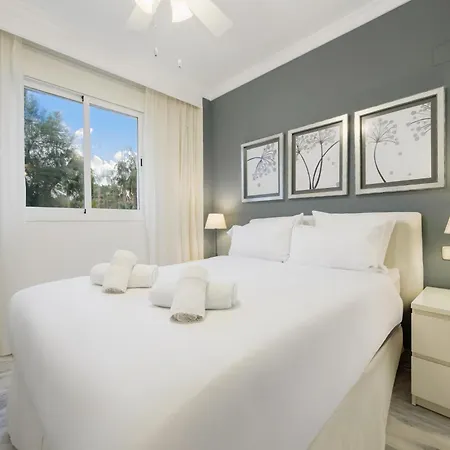 Cozy With Terrace And Huge Communal Swimming Pool And Tennis Courts In Puerto Banus * Marbella